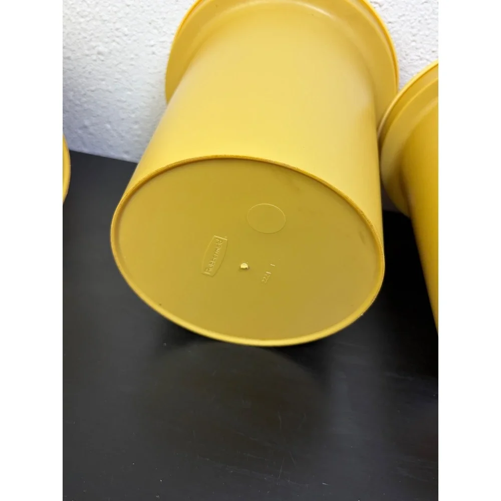 VTG 70s Rubbermaid Mushroom Canister Set of 4 Yellow Kitchen Storage nestjng